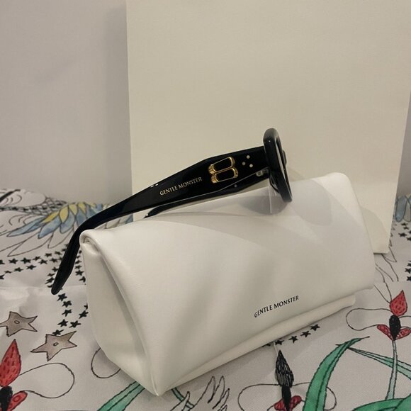 Gentle Monster Statement Black Sunnies Gold Hardware – Viral Style main image 9